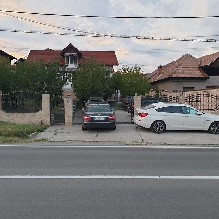 Casele Lena Bed & Breakfast Aldesti  Екстериор снимка