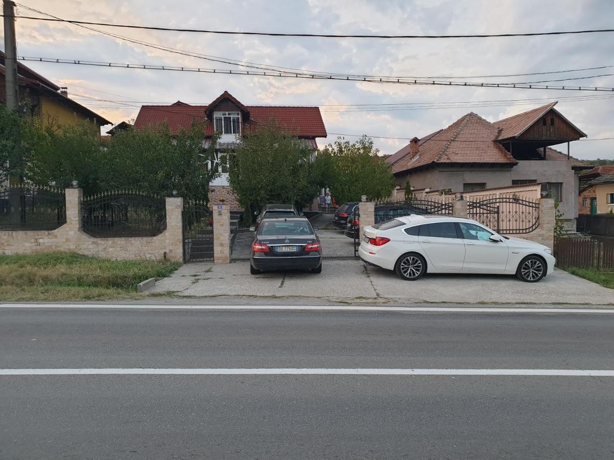 Casele Lena Bed & Breakfast Aldesti  Екстериор снимка