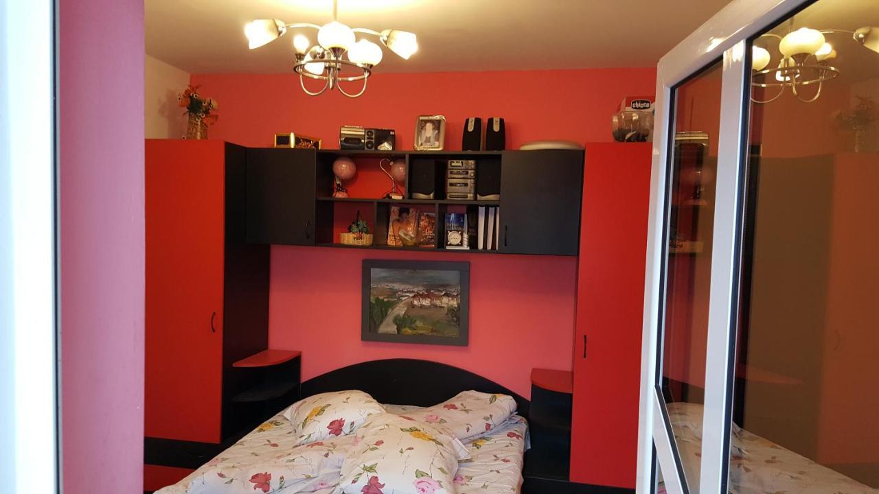 Casele Lena Bed & Breakfast Aldesti  Екстериор снимка
