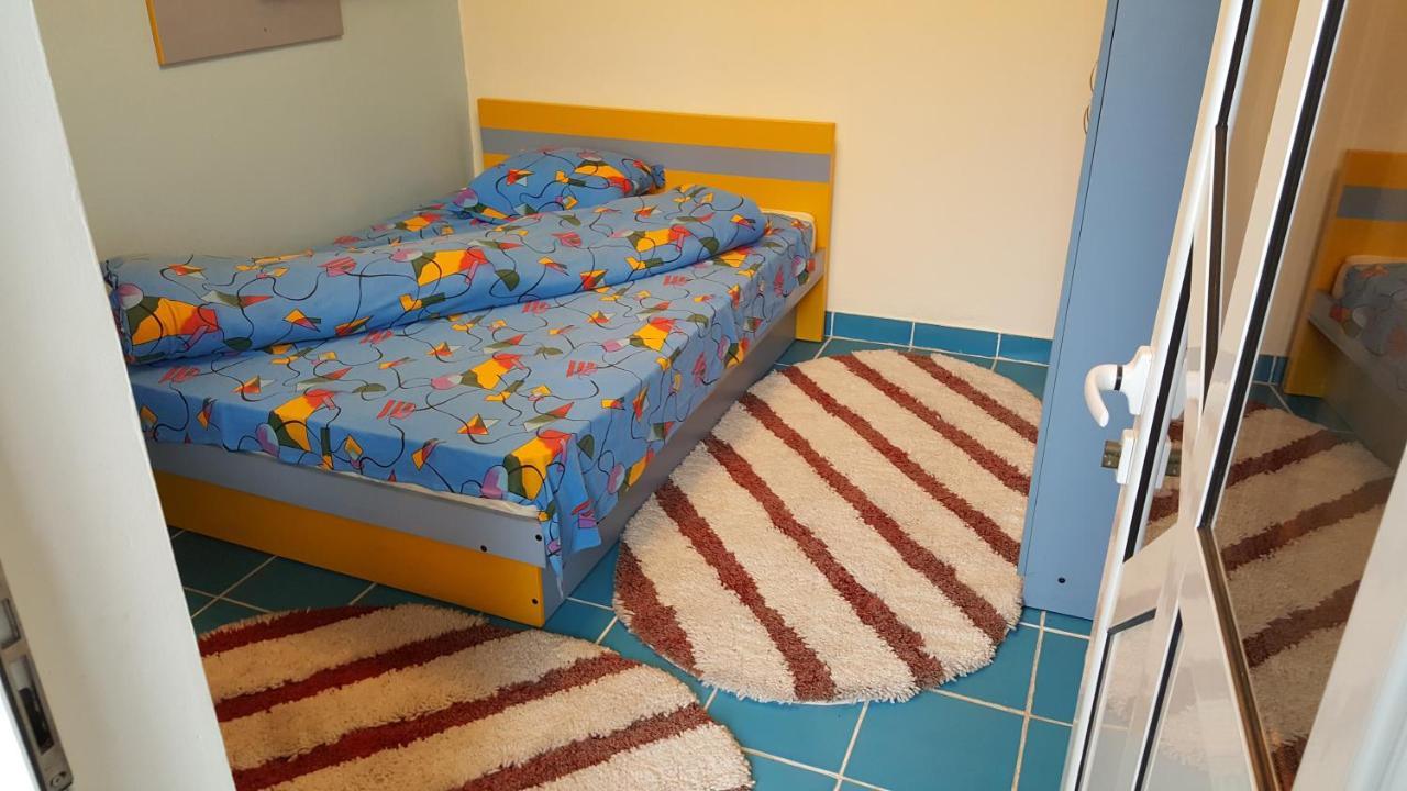 Casele Lena Bed & Breakfast Aldesti  Екстериор снимка